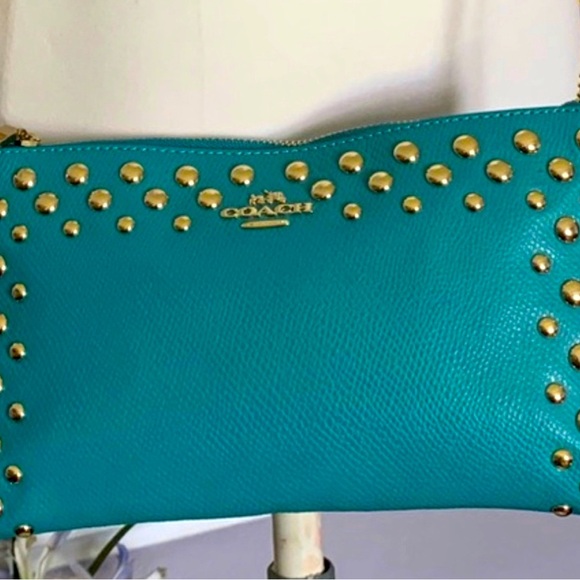 COACH Studded Cross Grain
Leather Quinn Crossbody F53140
Cadet Blue - Picture 3 of 15